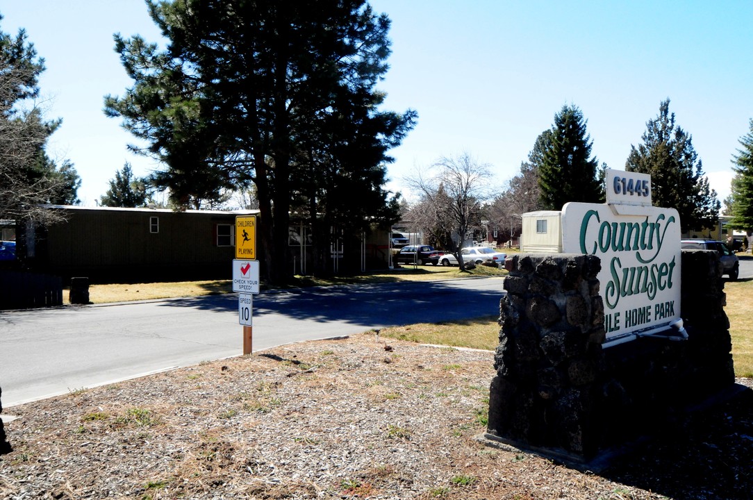 Country Sunset Mobile Home Park in Bend, OR - Building Photo