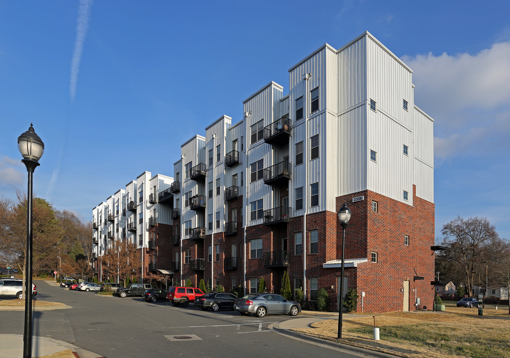 2338 Yadkin Ave in Charlotte, NC - Building Photo