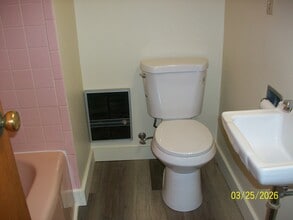 408 S Walsh St, Unit 2E in Garrett, IN - Building Photo - Building Photo