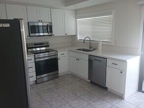 3465 Los Mochis Way in Oceanside, CA - Building Photo - Building Photo
