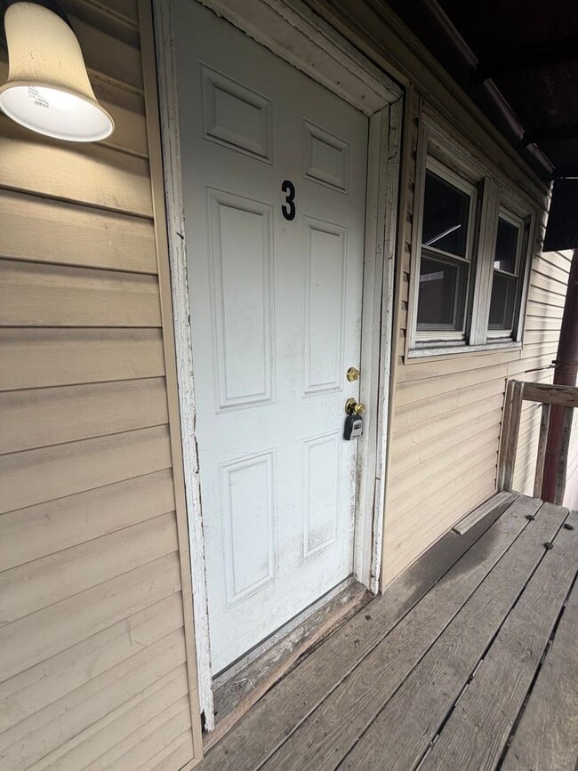 property at 2423 Lincoln Ave