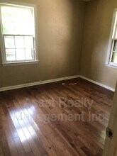 2315 Greenfield Ln in Knoxville, TN - Building Photo - Building Photo