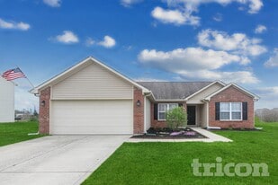 943 Farmington Trail in Brownsburg, IN - Building Photo