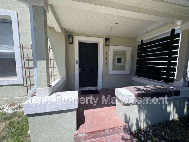 1227 E M.L.K. Jr Blvd in Denver, CO - Building Photo - Building Photo