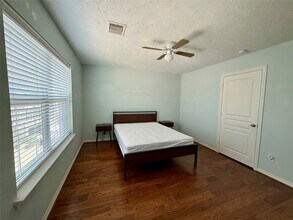 3410 Skyline Village Dr in Houston, TX - Building Photo - Building Photo