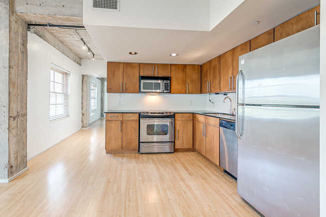 property at 1209 N Harvey Ave