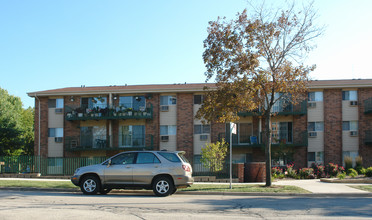 Jefferson Court Apartments in Milwaukee, WI - Building Photo - Building Photo