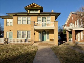 803 Woodlawn Ave in Dallas, TX - Building Photo