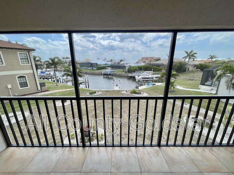 607 Vía Tripoli in Punta Gorda, FL - Foto de edificio