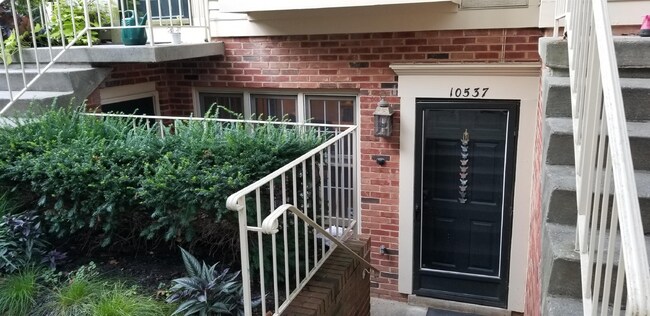 10537 Englishman Dr in North Bethesda, MD - Foto de edificio - Building Photo