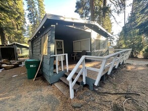 3748 Lake Almanor Dr in Westwood, CA - Building Photo - Building Photo