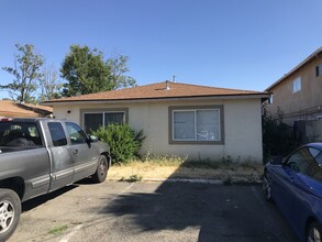 736 Lampasas Ave in Sacramento, CA - Building Photo - Building Photo