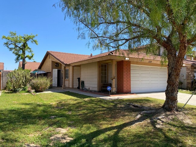 property at 128 Elmtree Dr
