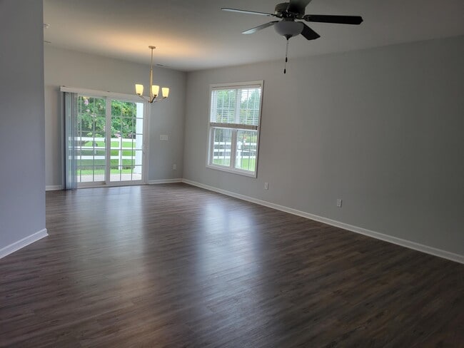 214 Briarcliff Ct in Kinston, NC - Building Photo - Building Photo