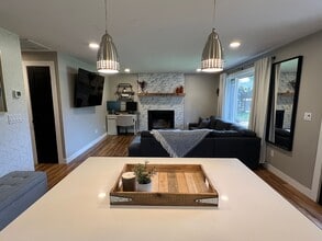 1418 SE Chapman Ave in Troutdale, OR - Building Photo - Building Photo