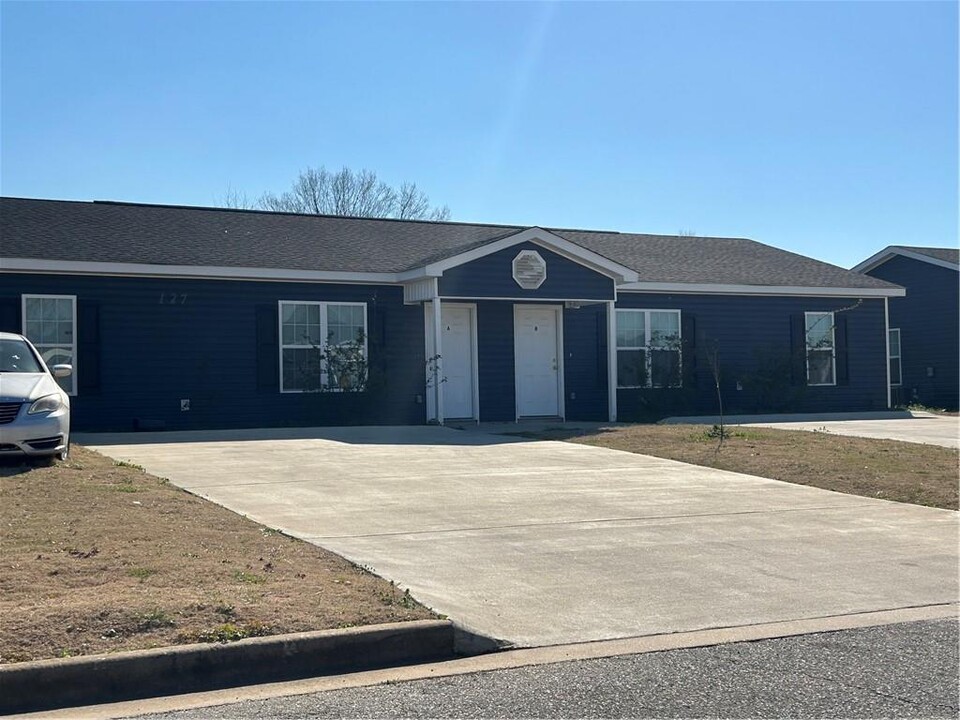 139 Ronald Pride Blvd in Fort Valley, GA - Building Photo