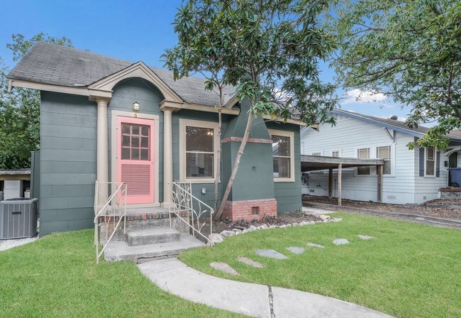 6 French Ct in San Antonio, TX - Building Photo - Building Photo