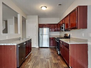 5588 Grande River Rd in Atlanta, GA - Building Photo - Building Photo