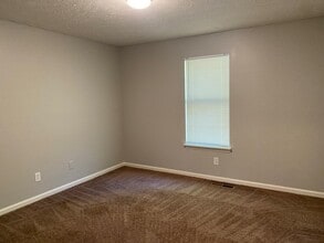 22 Gardencrest Cv in Jackson, TN - Building Photo - Building Photo