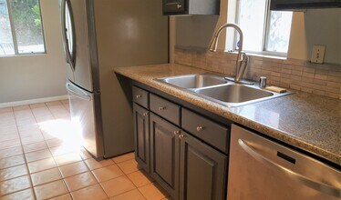 11127 Sunshine Terrace in Los Angeles, CA - Building Photo - Building Photo