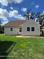 334 Herbertsville Rd in Brick, NJ - Building Photo