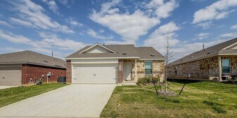 2037 Derby Ln in Aubrey, TX - Building Photo