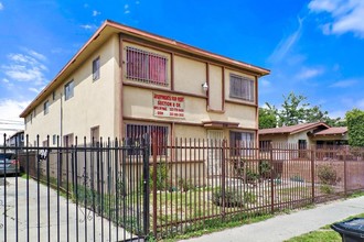 205 W 89th St in Los Angeles, CA - Foto de edificio - Building Photo