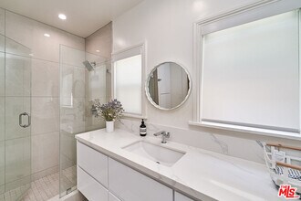 1310 S Rimpau Blvd in Los Angeles, CA - Building Photo - Building Photo