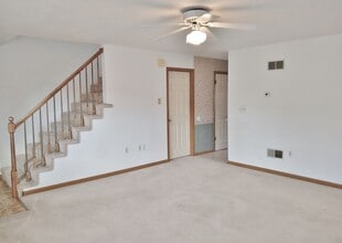 862 McAllister St in Hanover, PA - Building Photo - Building Photo