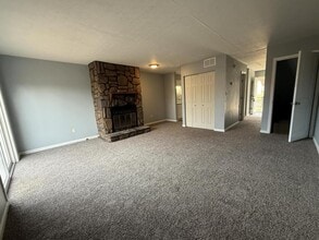 1210 Clear Ridge Ln in Radcliff, KY - Building Photo - Building Photo