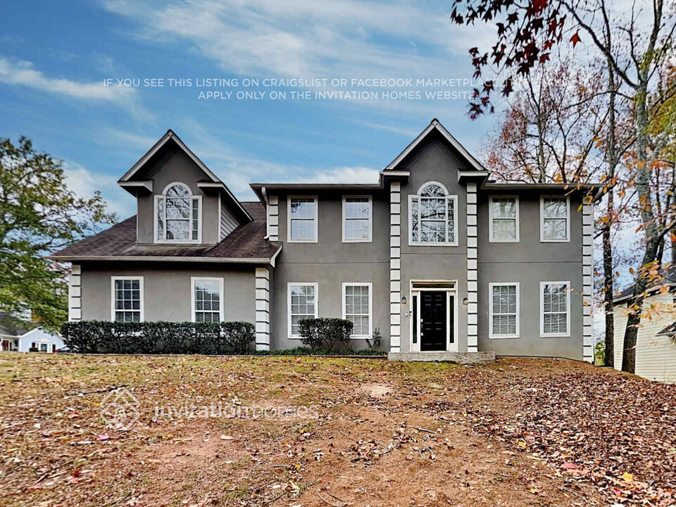 275 Greenmont Cir in Alpharetta, GA - Foto de edificio