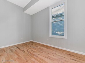 2731 W St Georges Ct in Chicago, IL - Building Photo - Building Photo