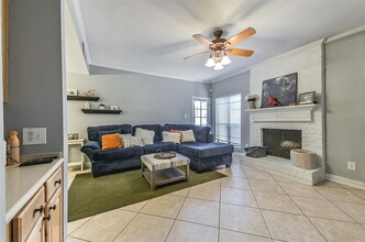 2001 Bering Dr in Houston, TX - Building Photo - Building Photo