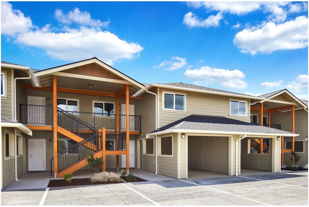 Depot Villas in Lynden, WA - Building Photo