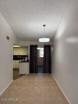 461 W Holmes Ave in Mesa, AZ - Building Photo