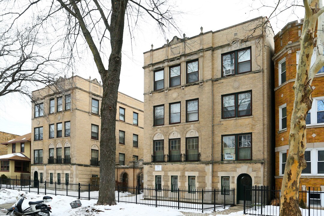 7515-7521 North Winchester Avenue in Chicago, IL - Foto de edificio