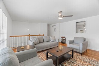 2716 Pomme Meadows Dr in Arnold, MO - Building Photo - Building Photo