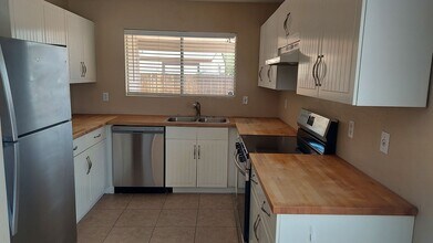 1101 N Kenneth Ct in Chandler, AZ - Building Photo - Building Photo