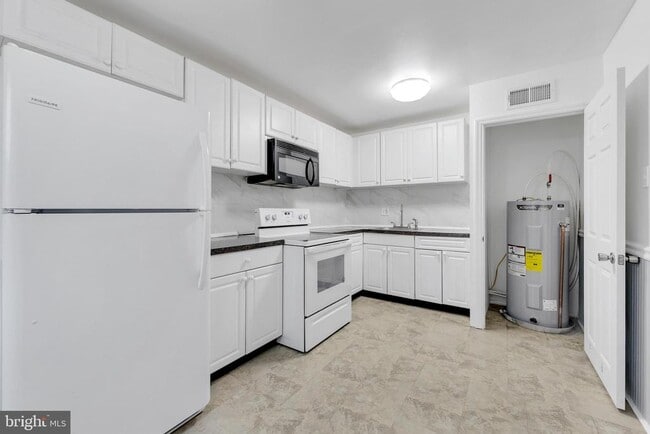 1117 Kaye Ct in Burlington, NJ - Building Photo - Building Photo