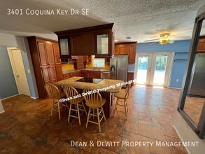 3401 Coquina Key Dr SE in St. Petersburg, FL - Building Photo - Building Photo