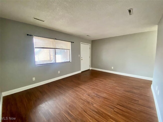 2595 Terrace Ave in Akron, OH - Building Photo - Building Photo