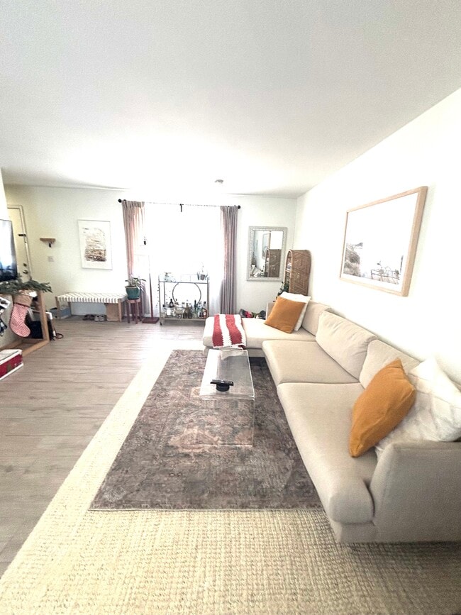 501 18th St, Unit C in Huntington Beach, CA - Foto de edificio - Building Photo