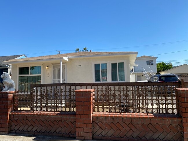 property at 266 E 56th St