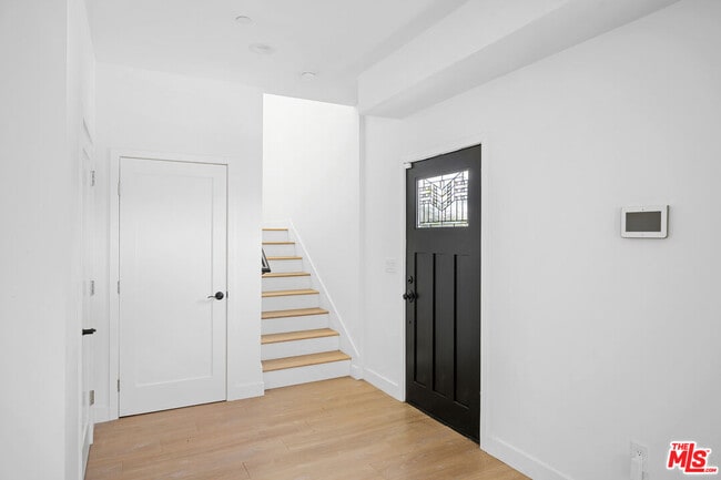 5826 Craner Ave in Los Angeles, CA - Building Photo - Building Photo