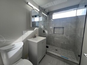 5655 W Fullerton Ave in Chicago, IL - Building Photo - Building Photo