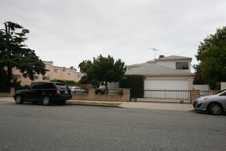 1524 Stanford St in Santa Monica, CA - Foto de edificio - Building Photo