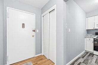 9 Charles Ln in Pomona, NY - Building Photo - Building Photo