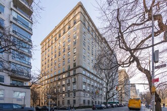 920 Fifth Ave in New York, NY - Foto de edificio - Building Photo