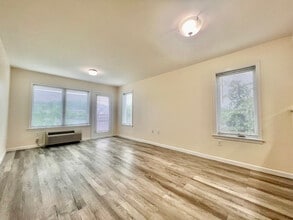 67 Lake St in White Plains, NY - Building Photo - Building Photo