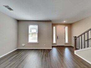 179 Holly St in Georgetown, TX - Foto de edificio - Building Photo